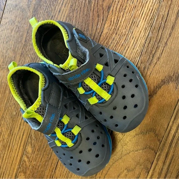 Stride Rite Toddler Boy's Made 2 Play Phibian Sneakers Sandals Shoes - Picture 4 of 4